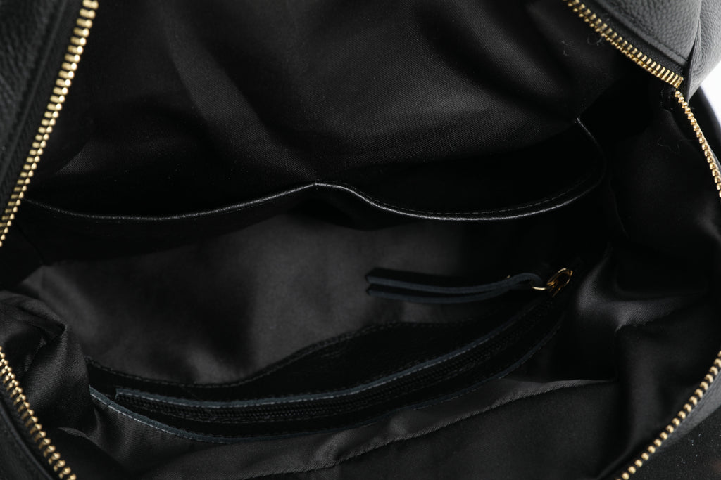 noEmosen(noE）马毛羊皮感超纤皮铆钉复古朋克街头通勤双肩包