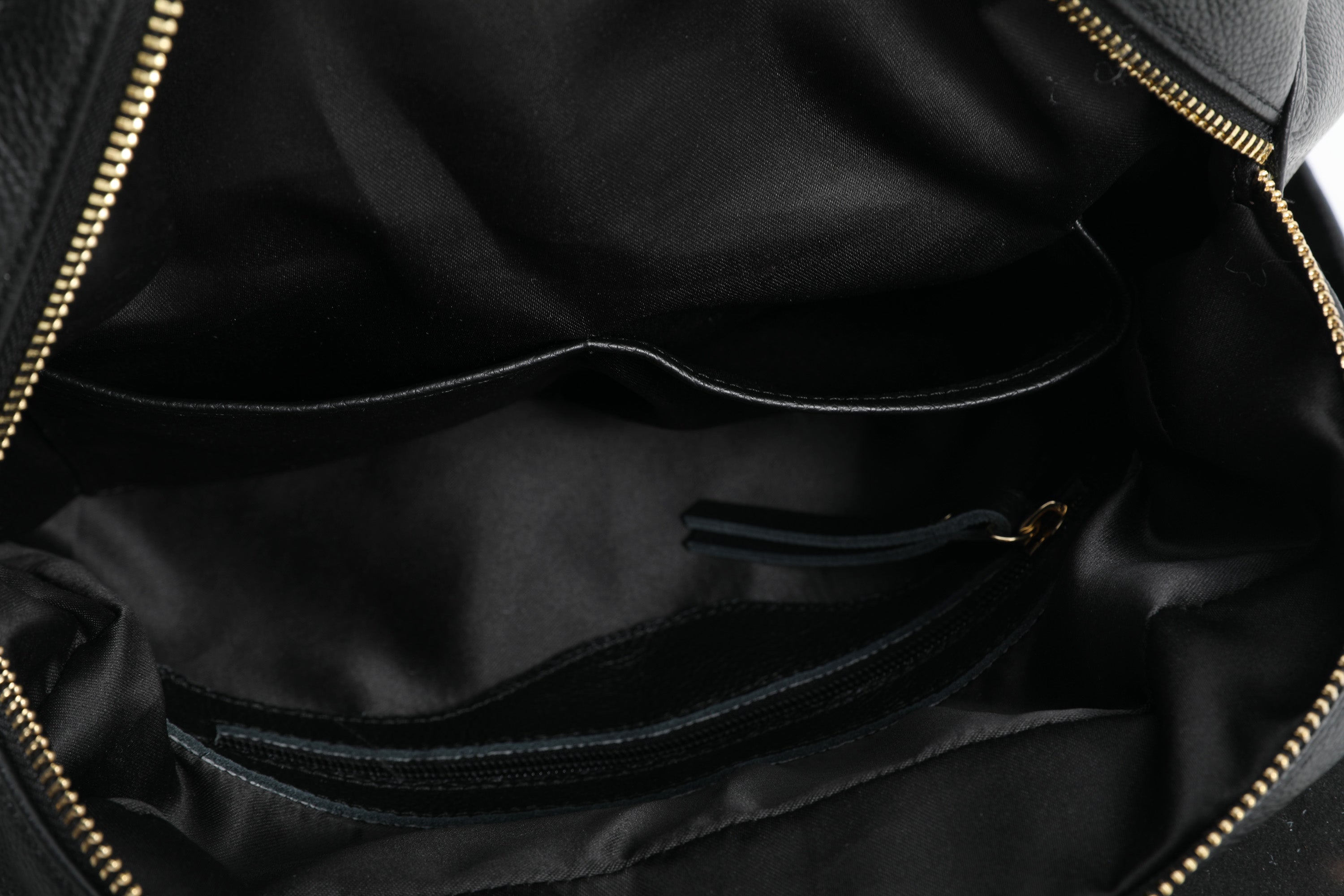 noEmosen(noE）马毛羊皮感超纤皮铆钉复古朋克街头通勤双肩包