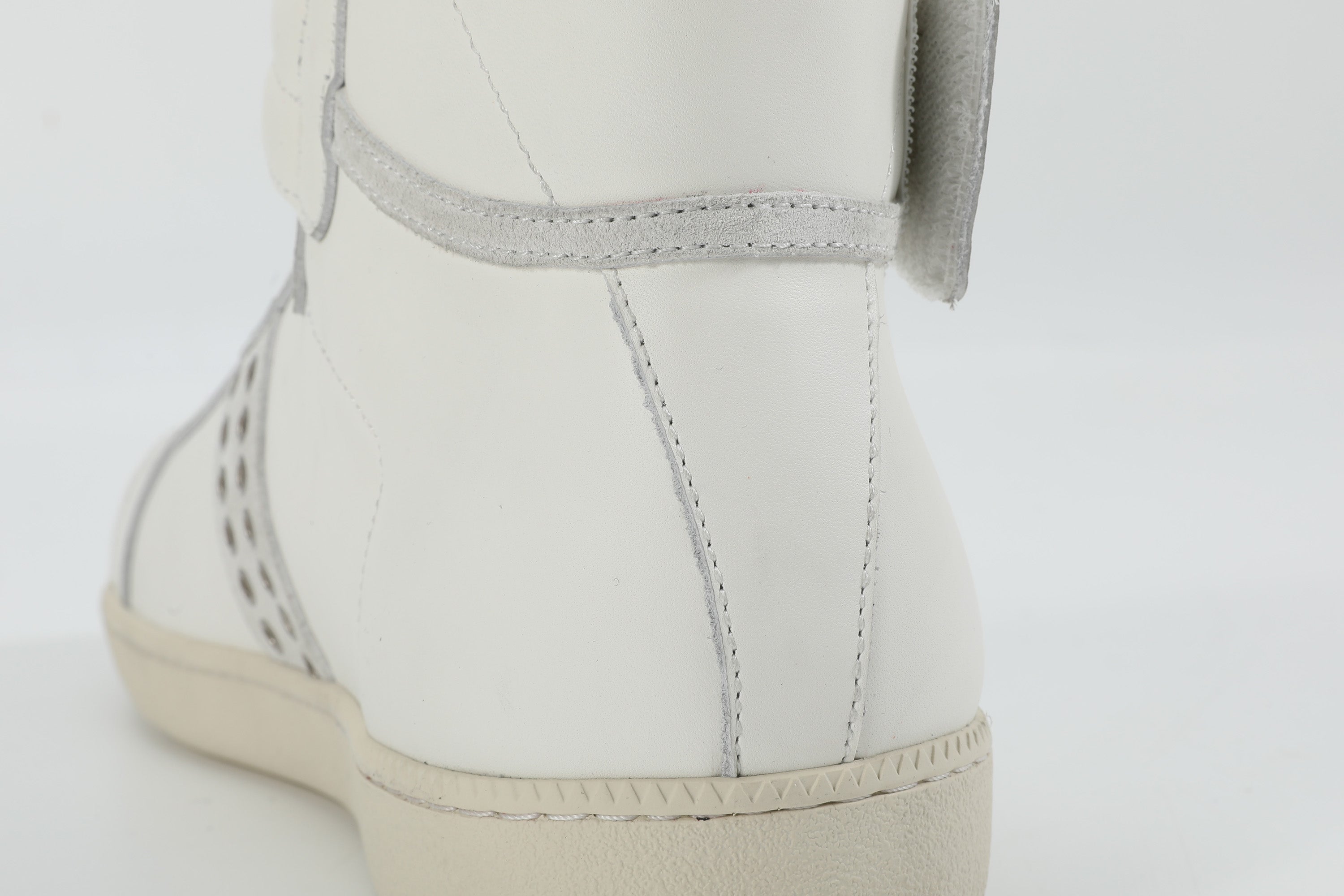 noEmosen（noE) N01 头层牛皮复古铆钉休闲薄底高帮future运动鞋