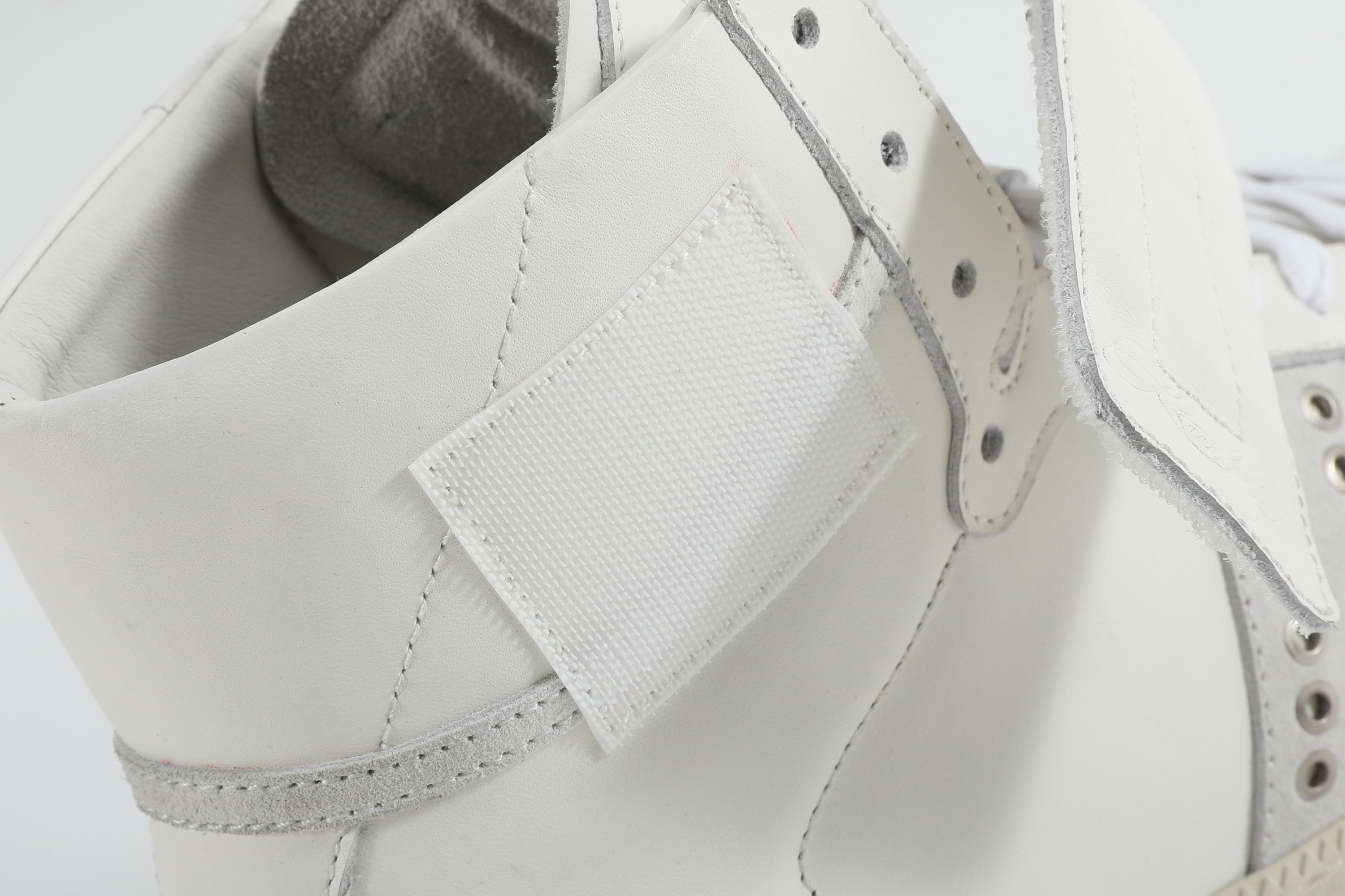 noEmosen（noE) N01 头层牛皮复古铆钉休闲薄底高帮future运动鞋